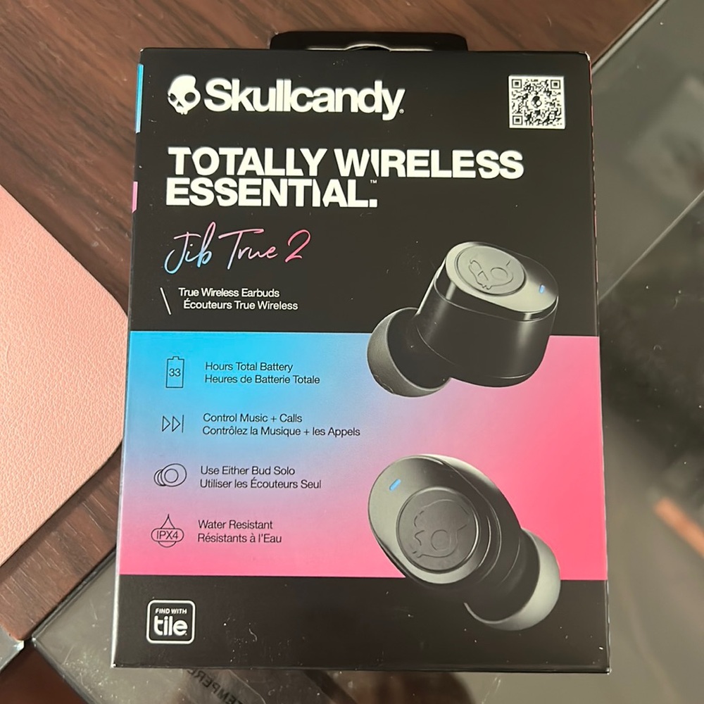 Brand New Wireless Ear Buds